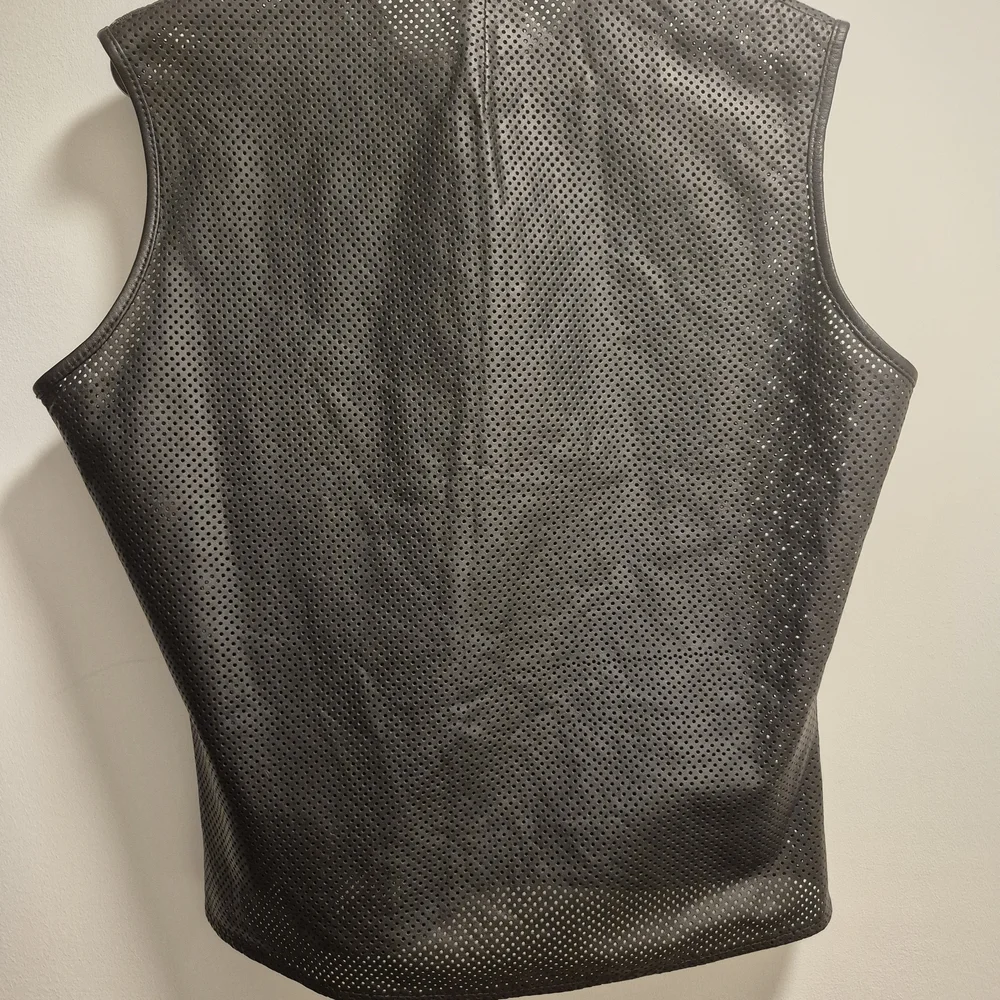 Black Men's Tank Top "DISCOUNTED" - Picture 2 of 9